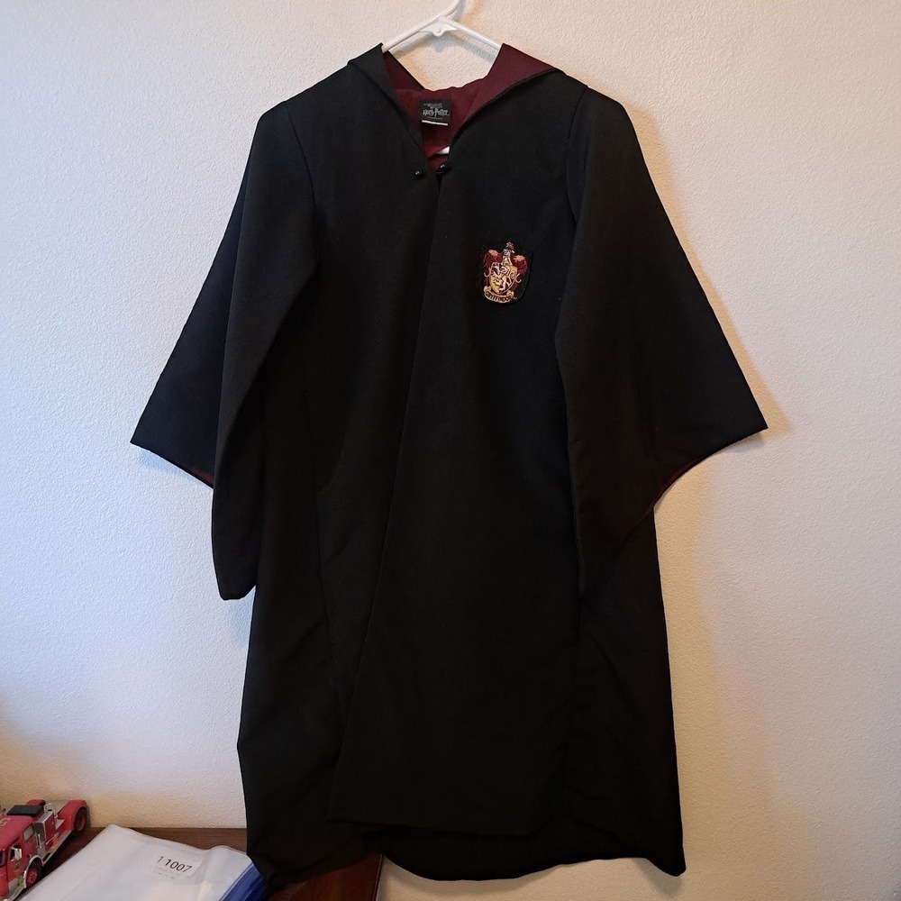 Universal Studios Harry Potter Gryffindor Robe Kids Black Burgundy Costume
